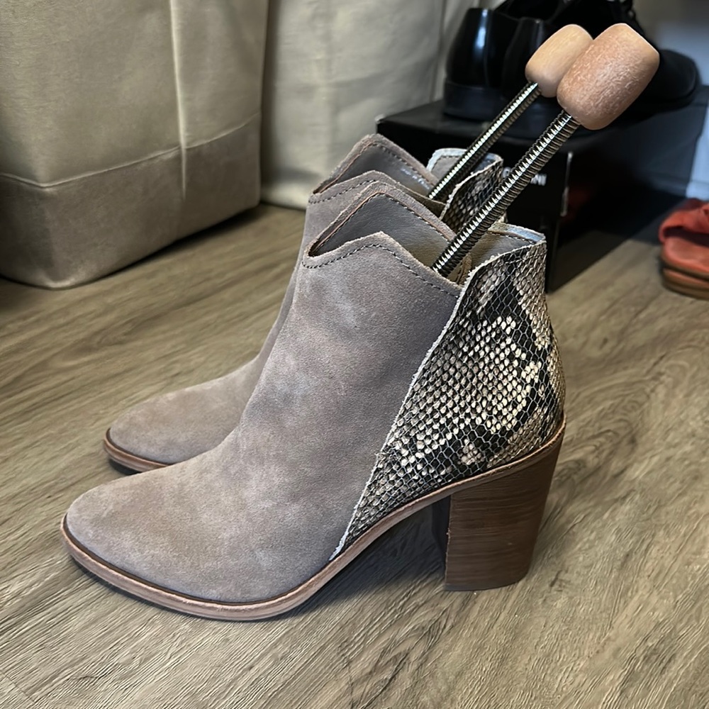 Dolce Vita heeled booties - Picture 1 of 3